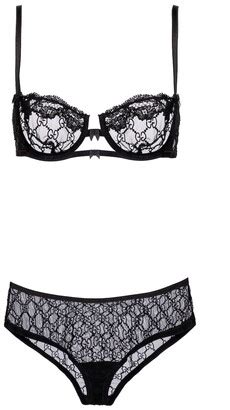 gucci bra and panty set.